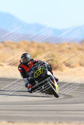 media/Jan-10-2025-CVMA Friday Practice (Fri) [[489e0da257]]/Group 4 and Trackday/Session 4 (Turn 16)/